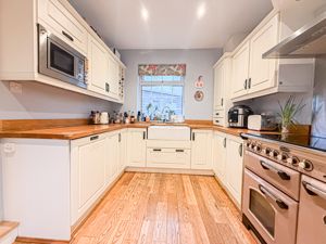 Photo 17- click for photo gallery